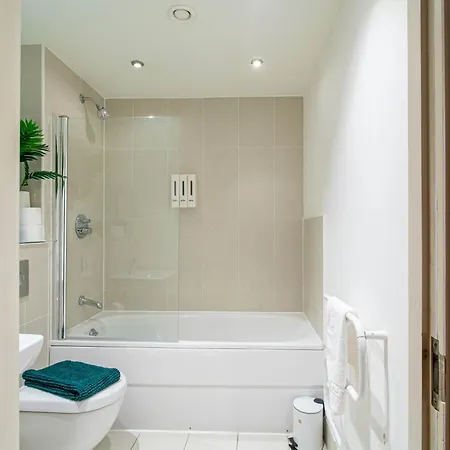 Island Balcony View 2-bed 2-bath *