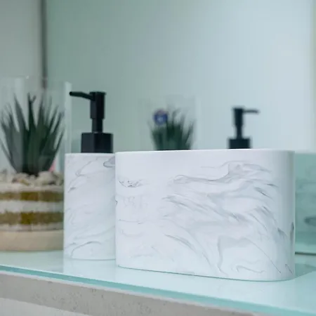 Island Balcony View 2-bed 2-bath Apartamento Leeds (West Yorkshire)